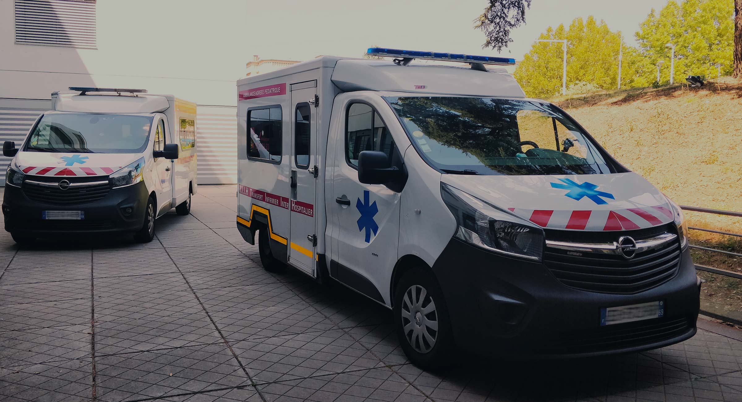 Ambulance : transfert paramédicalisé inter hospitalier Lyon / Rhône-Alpes