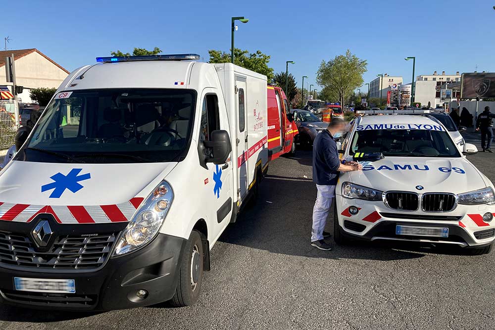 Urgence pré-hospitalière, ASSU Dokever Ambulance Lyon, Rhône-Alpes