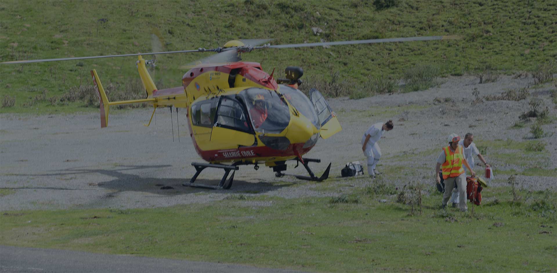 Assistance médicale, événement, sport outdoor, course et trail, dispositif de secours.