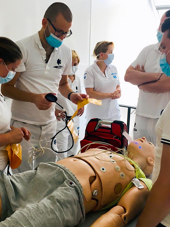 Formation aux soins d'urgence AFGSU et premiers secours à Lyon.