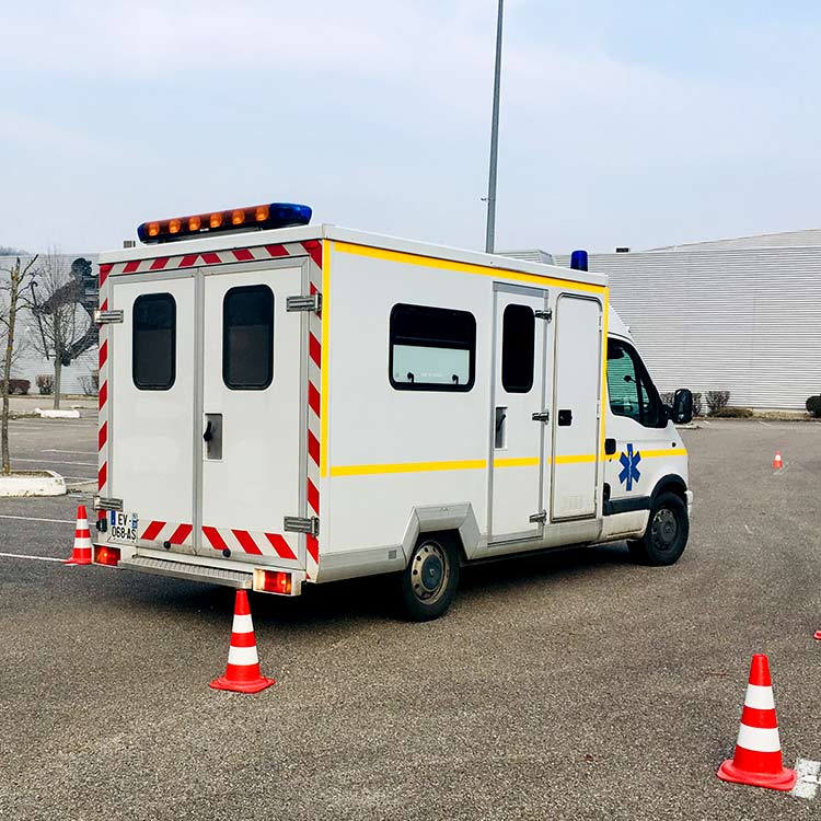 Formation ambulancier -auxiliaire - transport sanitaire Lyon