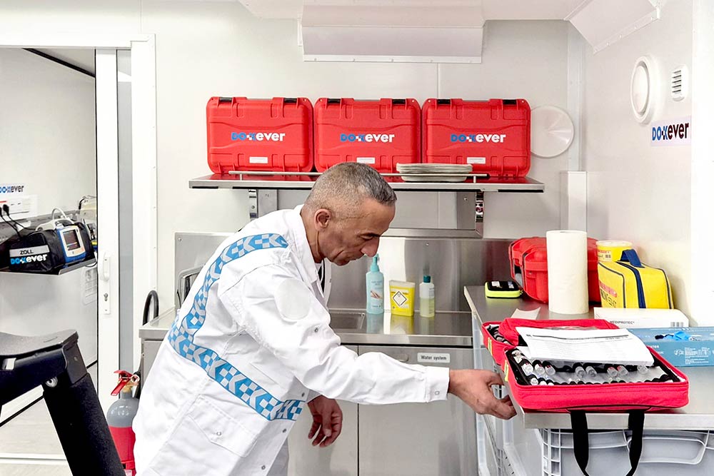 Laboratoire d'analyse biologique mobile (urgence, groupe), Lyon, Rhône-Alpes